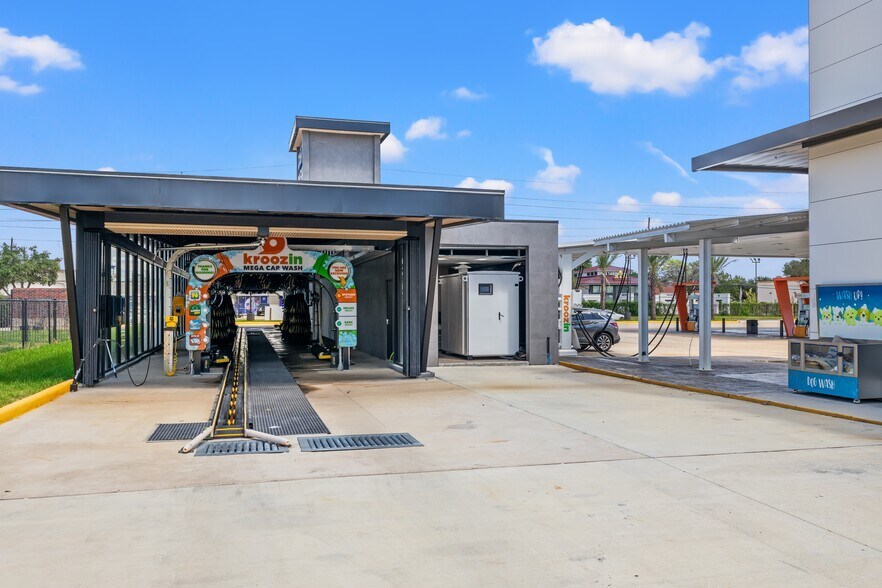 More Photos Of 19533 Clay Rd, Katy Carwash For Sale