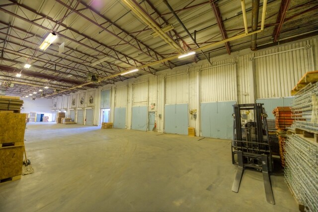 More Photos Of 1315 W Oakridge Dr, Albany Manufacturing For Sale