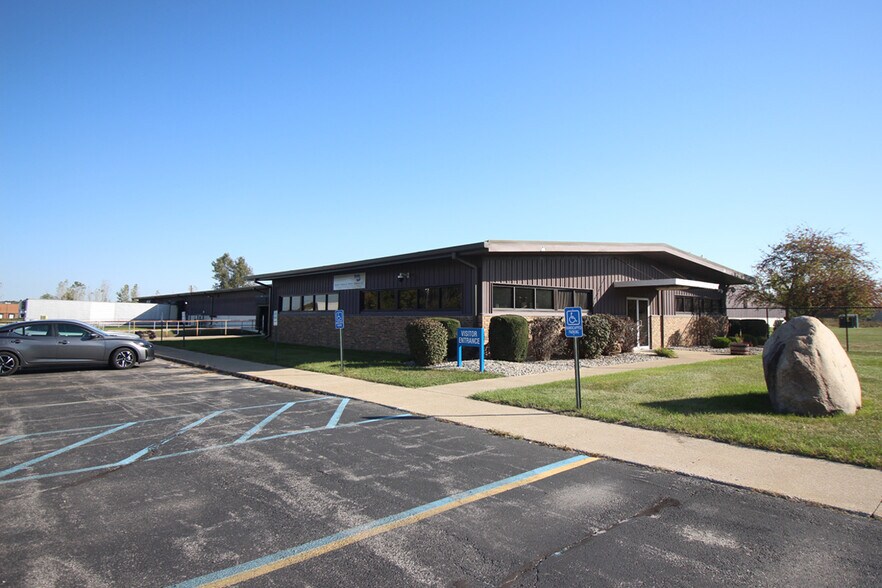 More Photos Of 2051 Riverfork Dr, Huntington Manufacturing For Lease