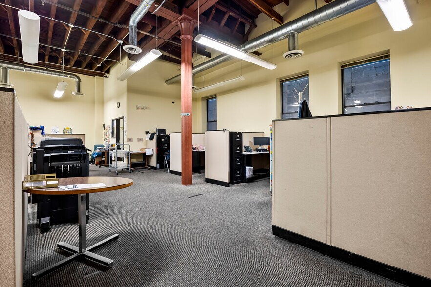 More Photos Of 60 S Pearl St, Albany Office For Sale