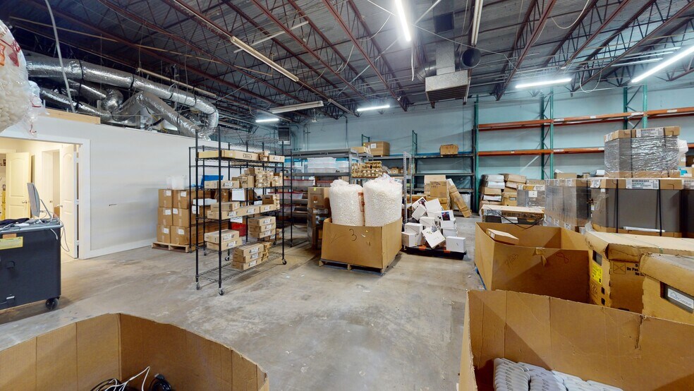 More Photos Of 10964-10966 Shady Trl, Dallas Distribution For Sale