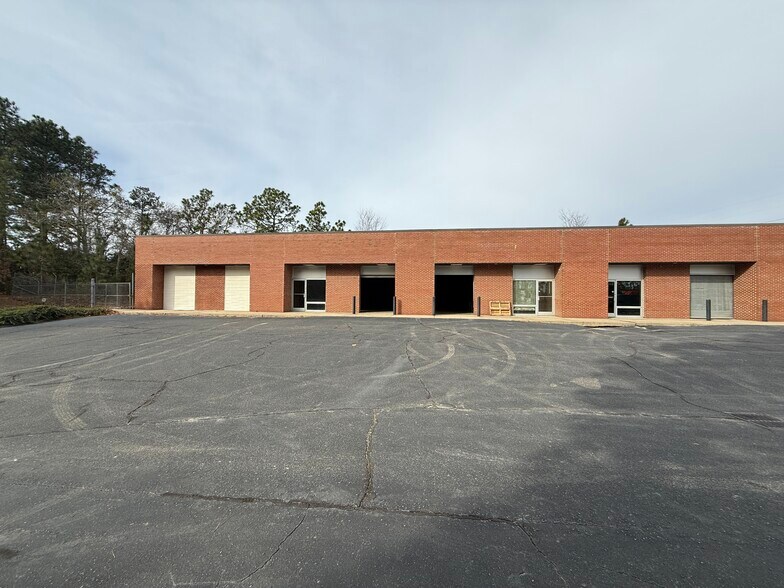 More Photos Of 150 Southmoore Ave, Aberdeen Warehouse For Lease