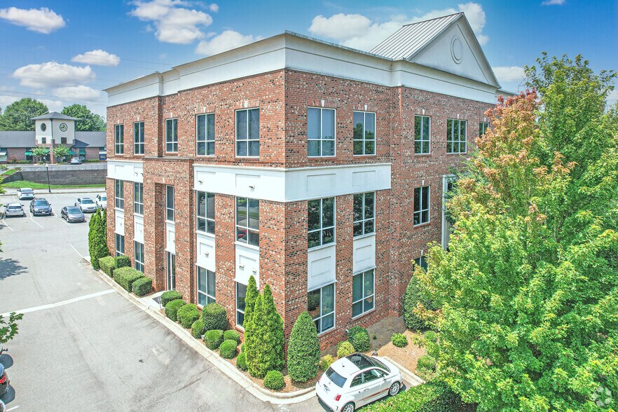 More Photos Of 10550 Independence Pointe Pky, Matthews Office For Lease