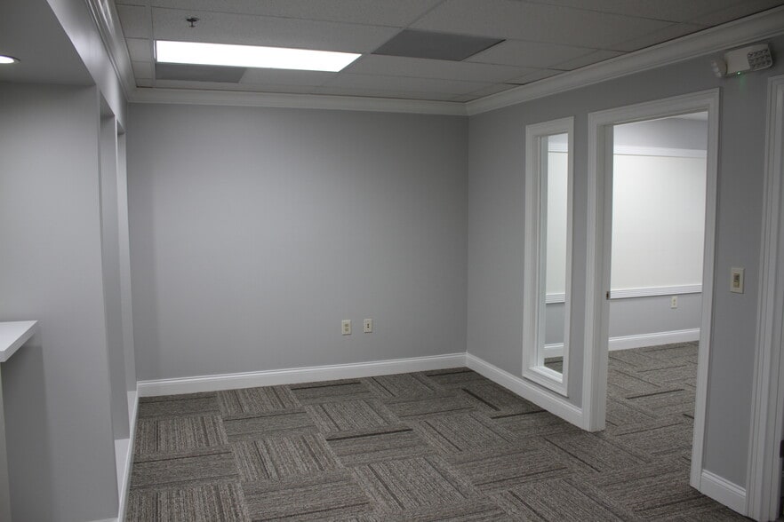 More Photos Of 1805 W Colonial Dr, Orlando Medical For Sale