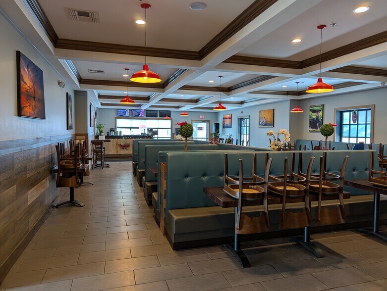 More Photos Of 1062 Main St, Holden Restaurant For Sale