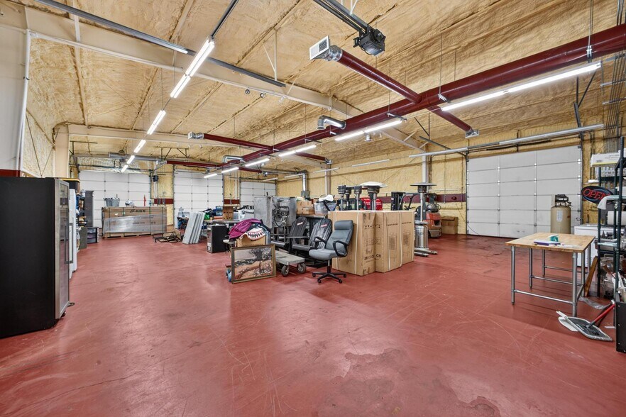 More Photos Of 31 Enterprise Ave, Aiken Light Manufacturing For Lease