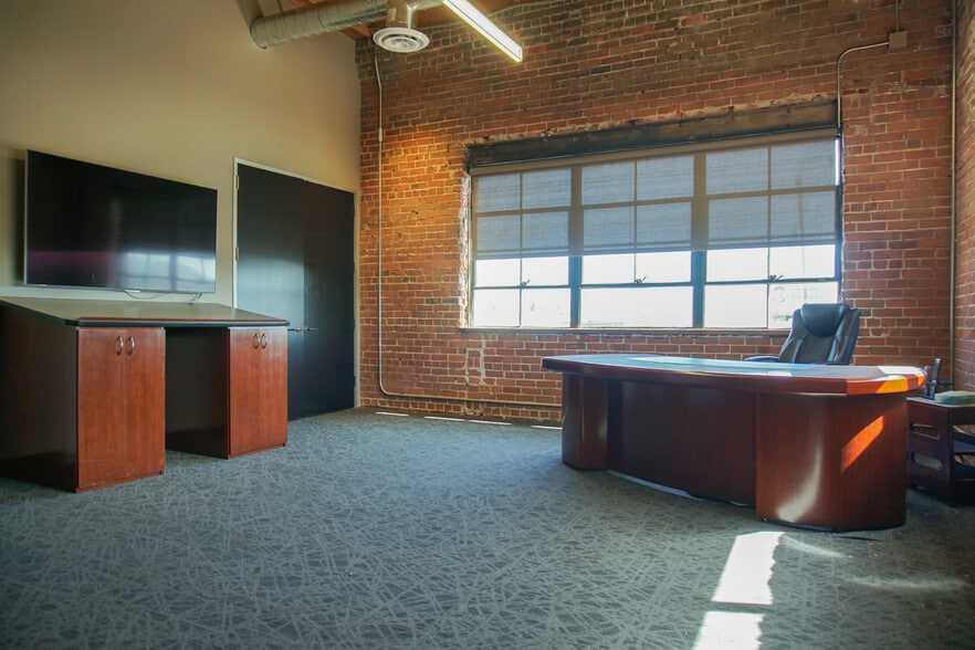 More Photos Of 1950-2190 Cesar Chavez, San Francisco Warehouse For Lease