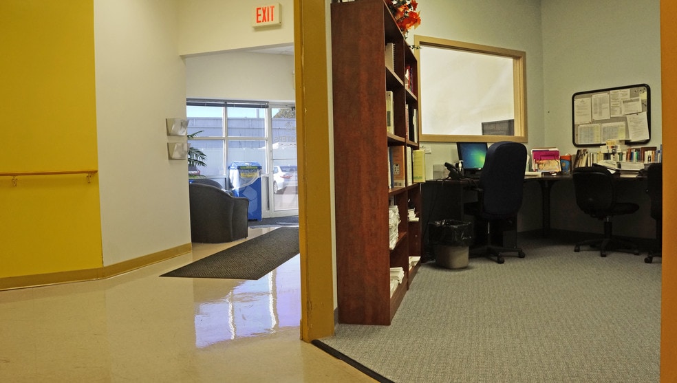 More Photos Of 1 Commercial St, Branford Warehouse For Lease