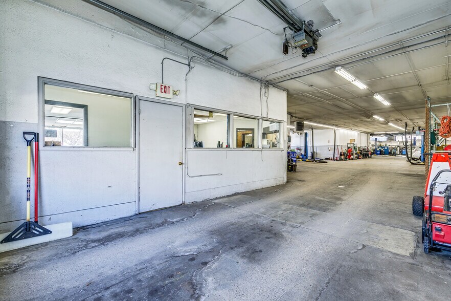 More Photos Of 3610 Lyndale Ave S, Minneapolis Auto Repair For Sale