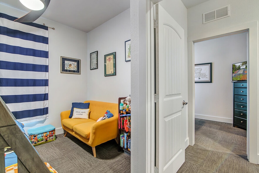 More Photos Of 404 Industrial St, Denton Apartments For Sale