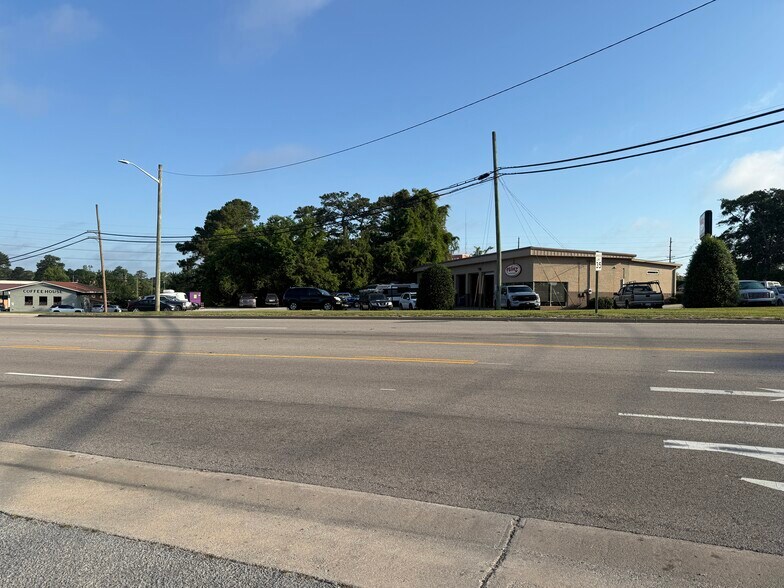 More Photos Of 1115 John Small Ave, Washington General Retail For Sale
