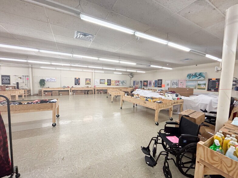 More Photos Of 304 E Jackson St, Willard Unknown For Lease