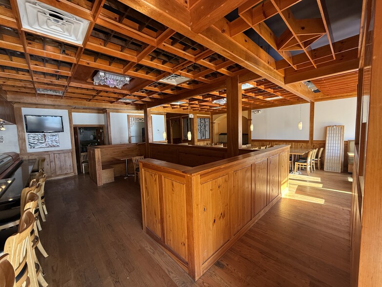More Photos Of 844-846 Farmington Ave, West Hartford Storefront Retail Office For Lease