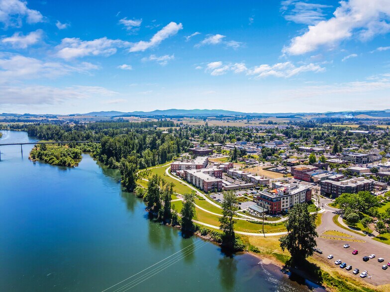 More Photos Of 107 C Street, Independence Apartments For Lease