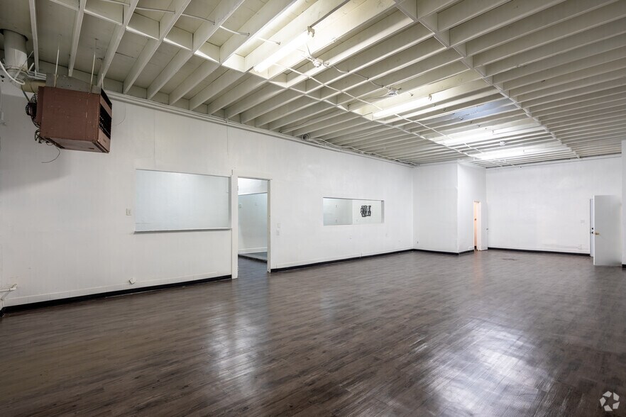 More Photos Of 8129 San Pedro St, Los Angeles Storefront For Sale