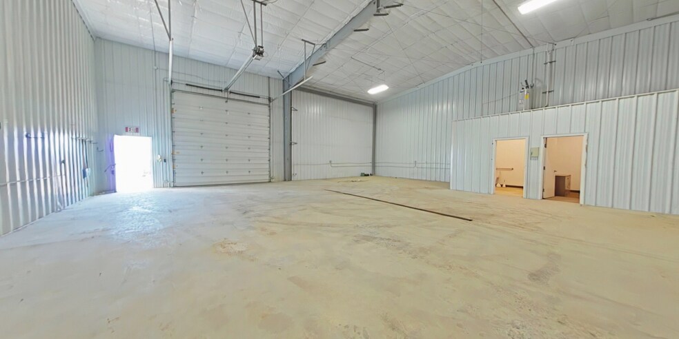 More Photos Of 5806 Baldwin Ln, Williston Warehouse For Lease