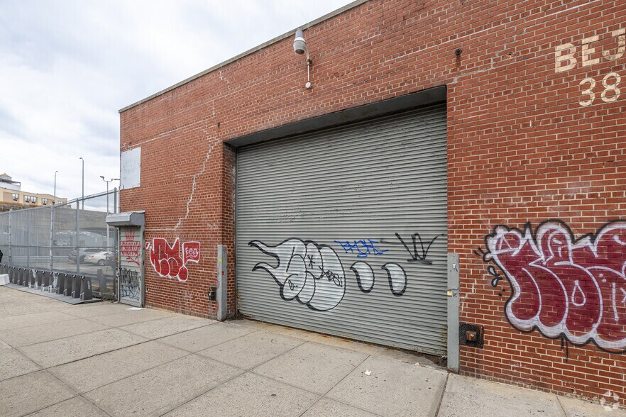 More Photos Of 1508 Herkimer St, Brooklyn Warehouse For Sale
