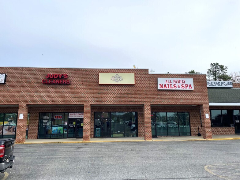 Primary Photo Of 100 Drury Dr, La Plata General Retail For Lease