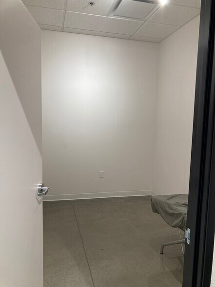 More Photos Of 8810 S Eastern Ave, Las Vegas Freestanding For Sale