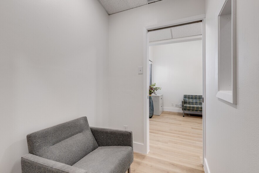 More Photos Of 12989 Jupiter Rd, Dallas Medical For Sale