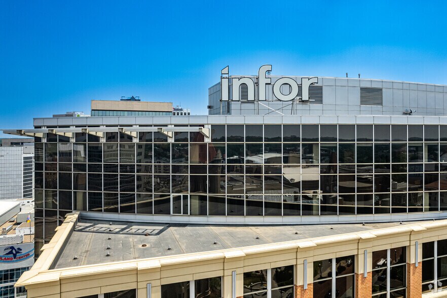 More Photos Of 380-388 Saint Peter St, Saint Paul Office For Lease