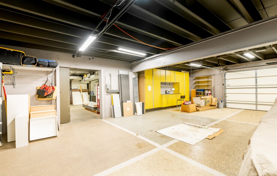 More Photos Of 927 E Madison St, Louisville Warehouse For Sale