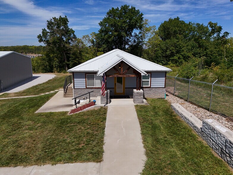 More Photos Of 1455 SE County Road AA, Blue Springs Warehouse For Sale