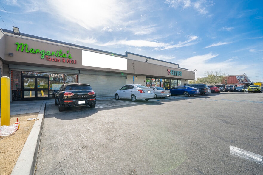 Primary Photo Of 2580 Venice Blvd, Los Angeles Convenience Store For Lease