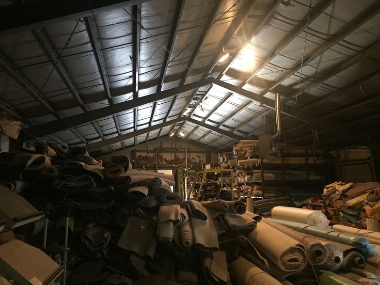 More Photos Of 28 S Main St, Voorheesville Warehouse For Lease