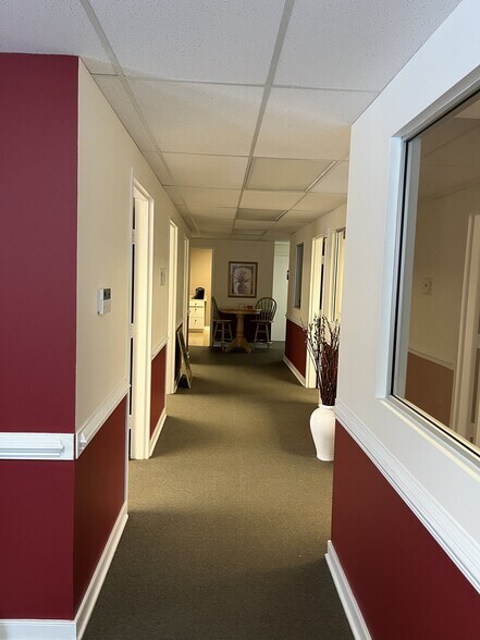 More Photos Of 10712 Ballantraye Dr, Fredericksburg Office Residential For Lease