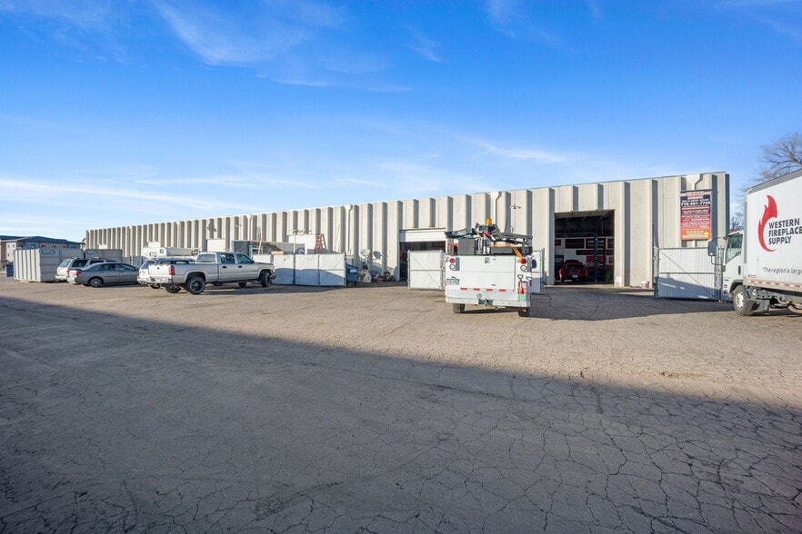 More Photos Of 1130 Valley St, Colorado Springs Warehouse For Lease