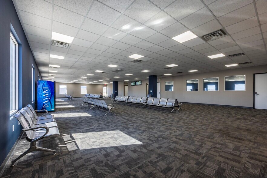 More Photos Of 4023 Ponderosa Way, Las Vegas Industrial For Sale