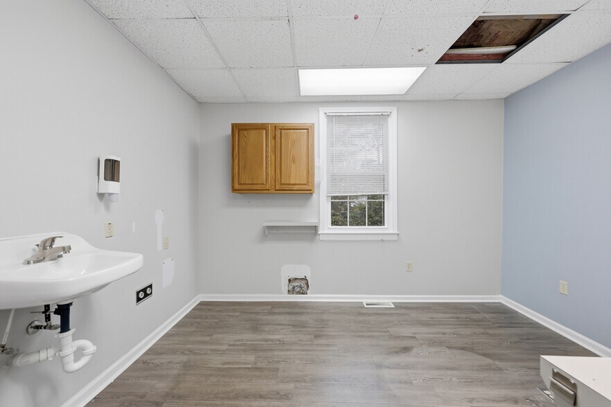 More Photos Of 2303 Pruden Blvd, Suffolk Healthcare For Sale
