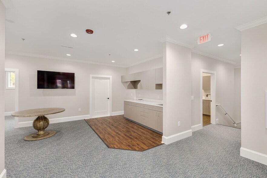 More Photos Of 100 Constantine Way, Greer Medical For Lease