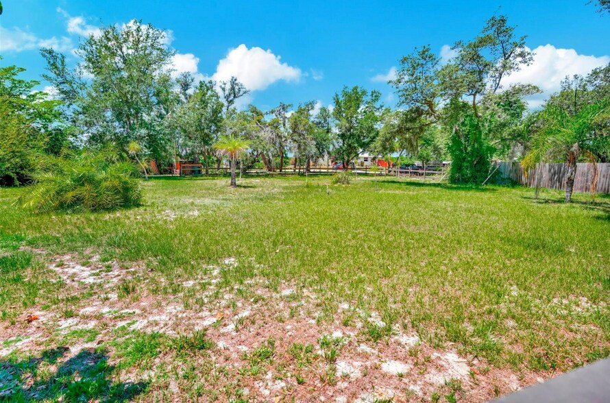 More Photos Of 29199 Livingston Dr, Punta Gorda Multifamily For Sale