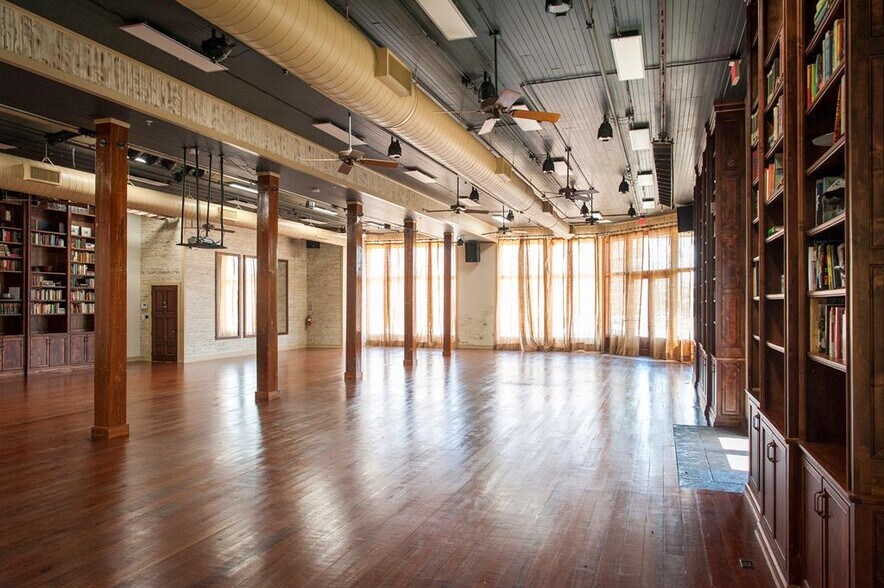 More Photos Of 97 1st St, Grenada General Retail For Sale