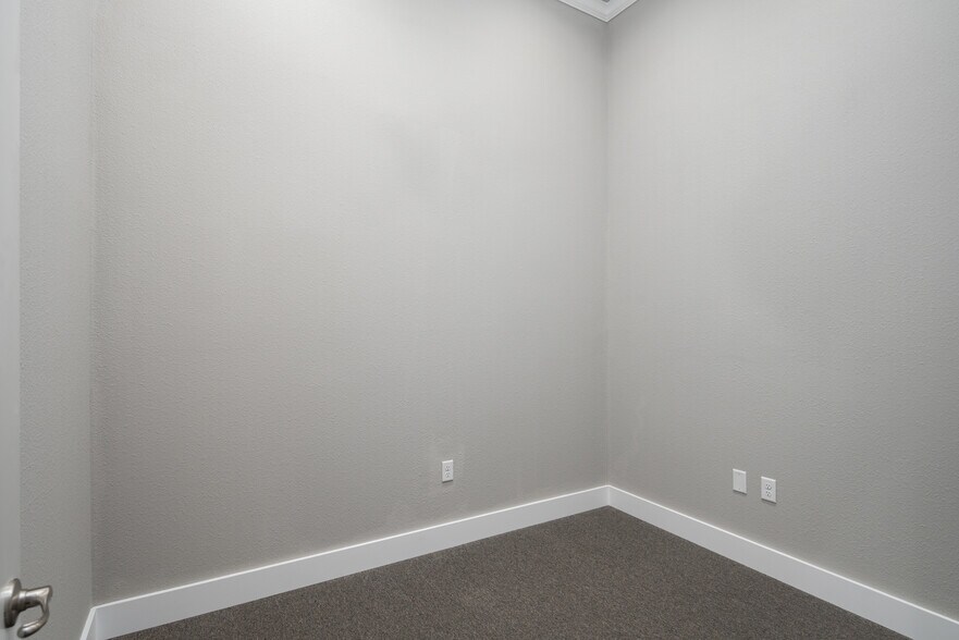 More Photos Of 1400 N Coit Rd, McKinney Medical For Sale