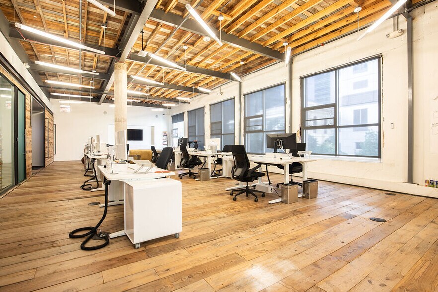 More Photos Of 111 W 6th St, Austin Office For Lease