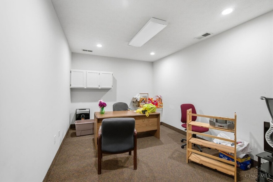 More Photos Of 810 N Broadway St, Lebanon Religious Facility For Sale