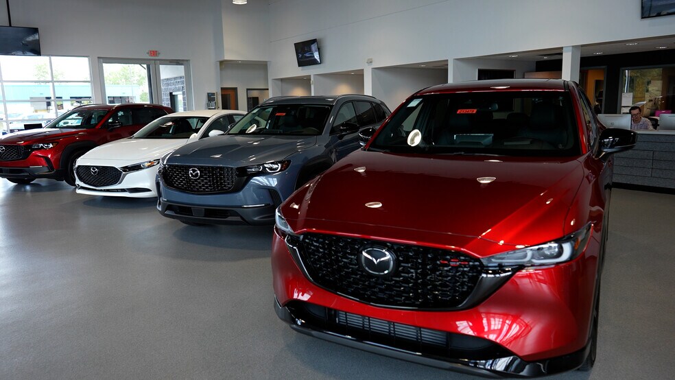 More Photos Of 5309 W Pike Plaza Rd, Indianapolis Auto Dealership For Sale