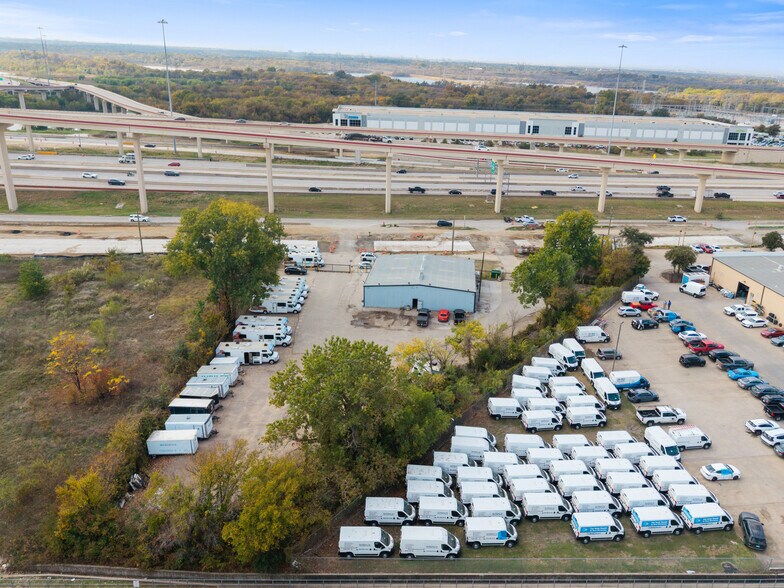 More Photos Of 2630 N Interstate 35E, Carrollton Service For Sale