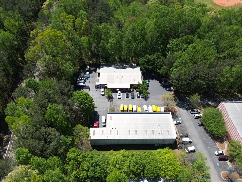 More Photos Of 4708 S Old Peachtree Rd, Norcross Light Distribution For Sale
