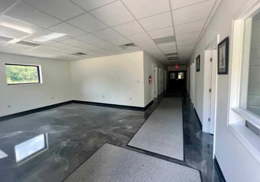 More Photos Of 301 Gundy Ln, Enterprise Warehouse For Lease