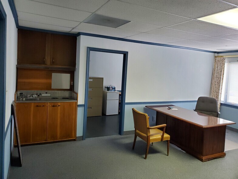 More Photos Of 7221-7231 Hanover Pky, Greenbelt Medical For Sale