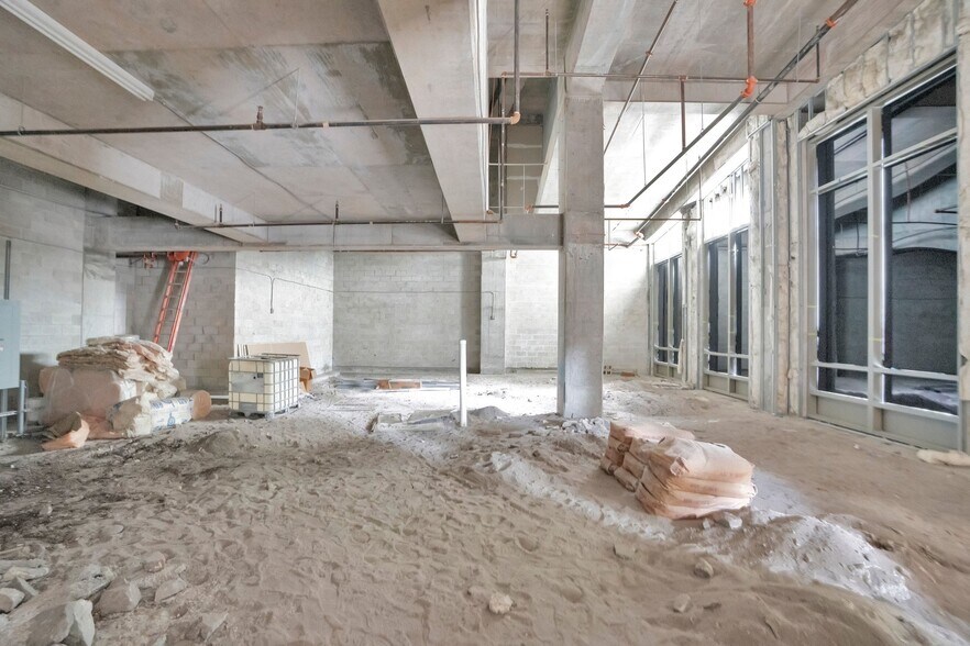 More Photos Of 150 S Magnolia Ave, Orlando General Retail For Sale