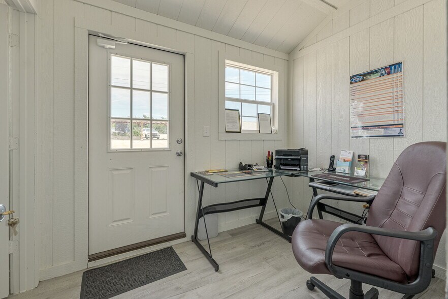 More Photos Of 21601 State Highway 71 W, Spicewood Land For Lease