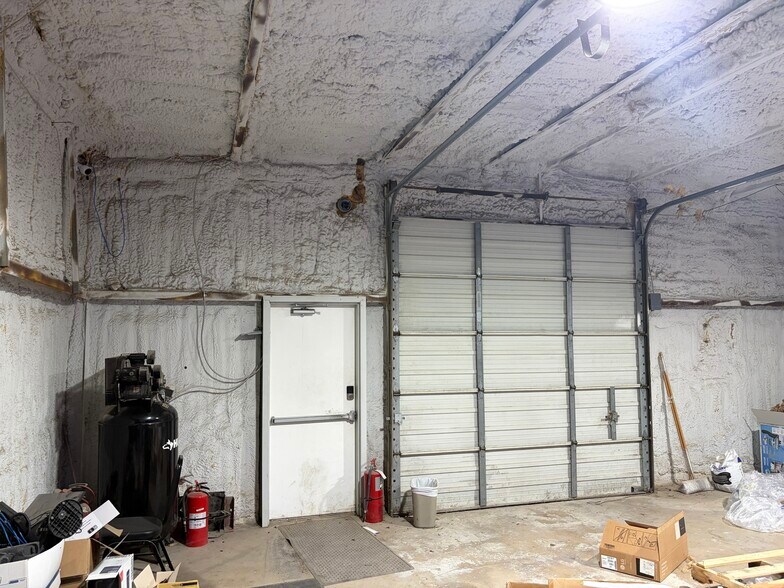More Photos Of 2476 N Heideke St, Seguin Industrial For Sale