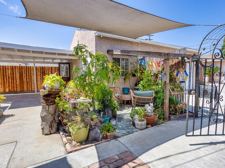 More Photos Of 331 Allen Ave, Glendale Multifamily For Sale
