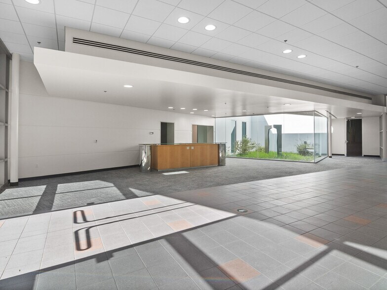 More Photos Of 5001 E La Palma Ave, Anaheim Manufacturing For Lease