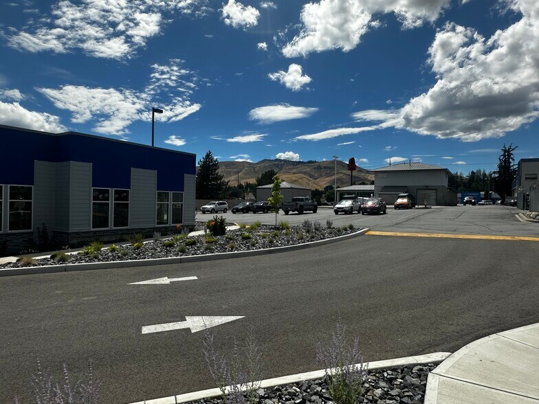 More Photos Of 140 E Penny Rd, Wenatchee Unknown For Lease
